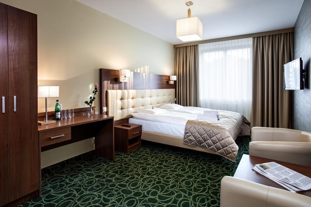 Hotel Royal Botanic Lublin Room photo